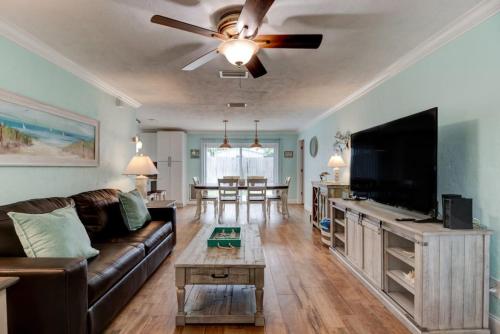 Sunset Oasis by the Boondocks — hotel in Port Orange