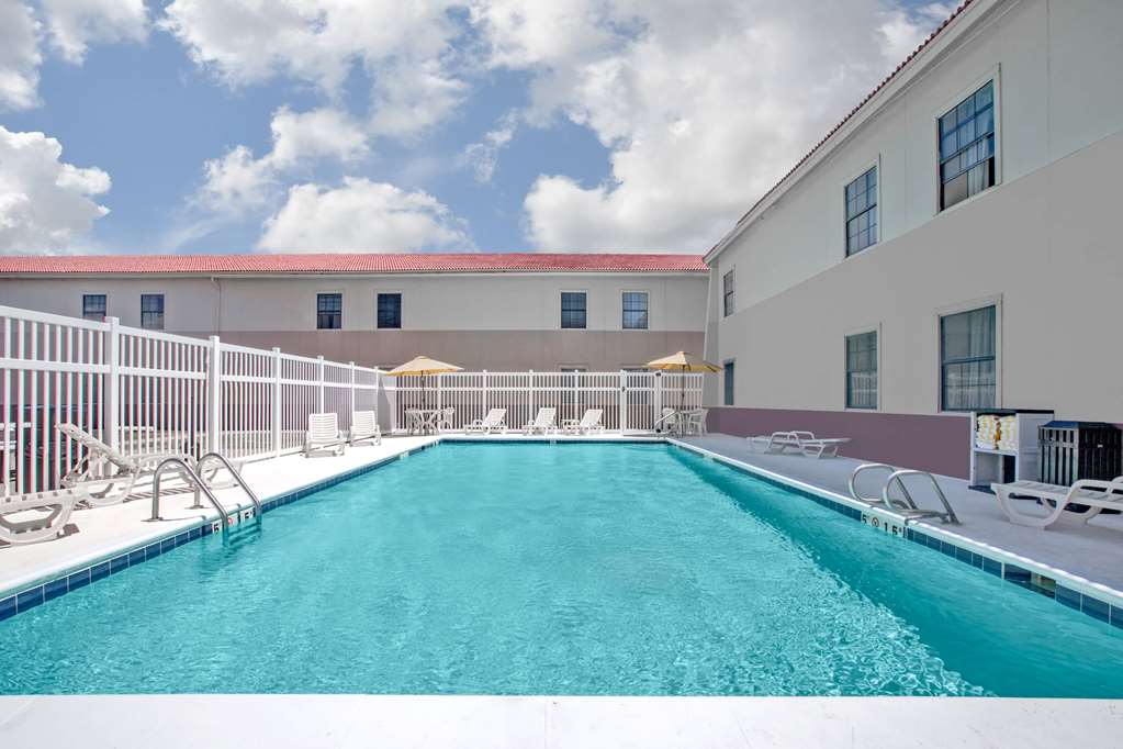 Days Inn by Wyndham Casper - photo 10