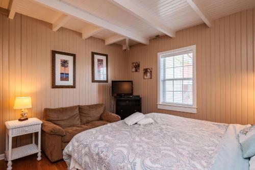 Coastal Breeze by Oak Island Accommodations - photo 18