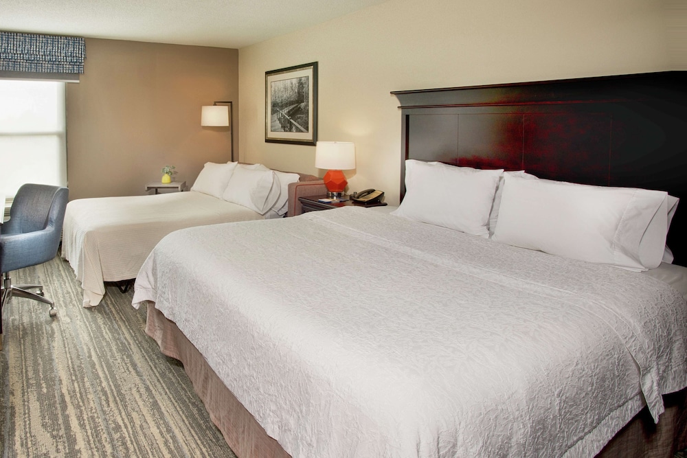Hampton Inn Collierville - photo 21