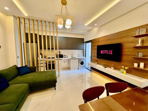 Bright Corniche Escape 2 BR Urban Flat — 4-Star Luxury Hotel in Tangier, Morocco