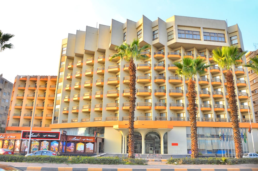 Aracan Pyramids Hotel — 4-Star Luxury Hotel in Giza, Egypt