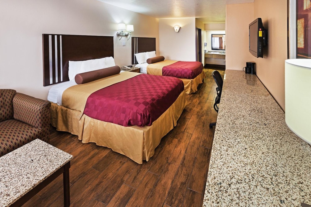Texas Inn & Suites Raymondville - photo 5