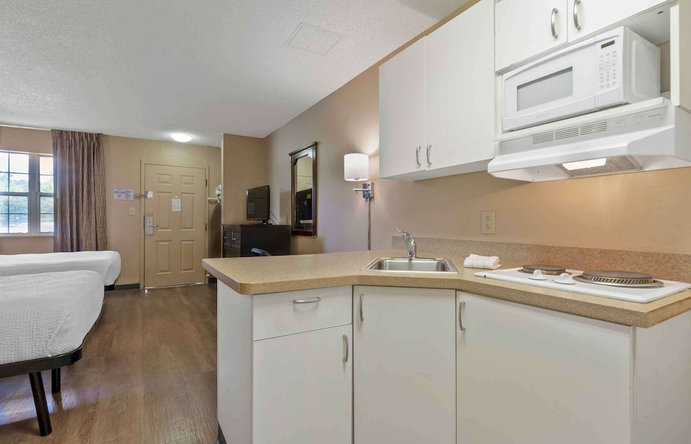 Extended Stay America Select Suites Columbia Ft. Jackson - photo 17