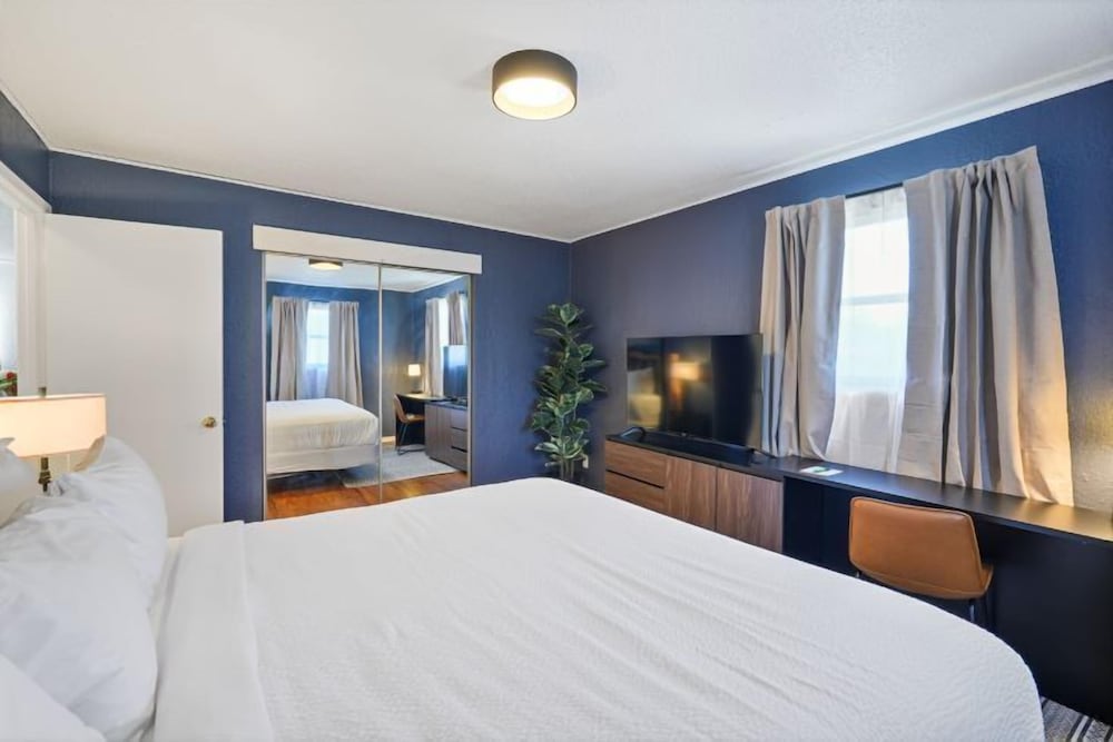 Tremont Lodge & Resort - photo 18