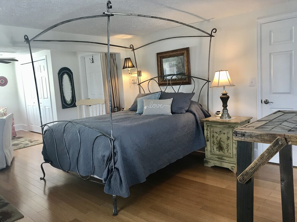 Peabody's Hip Little Stay - photo 6