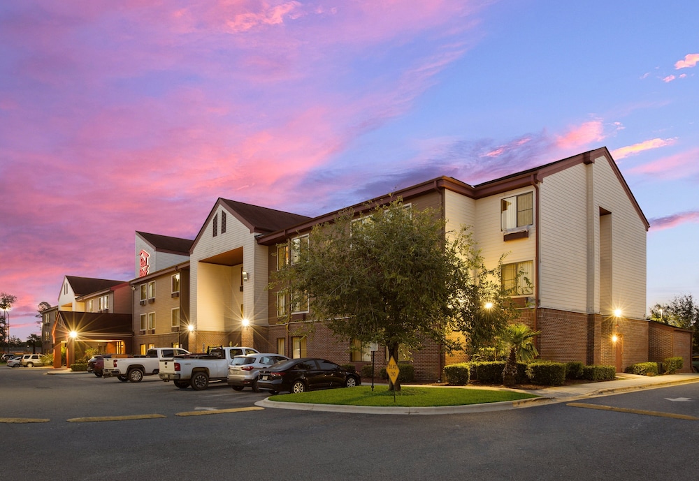 Red Roof Inn & Suites Savannah Airport - photo 31
