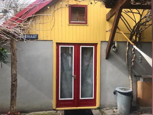 Tiny house for 2 with private garden
