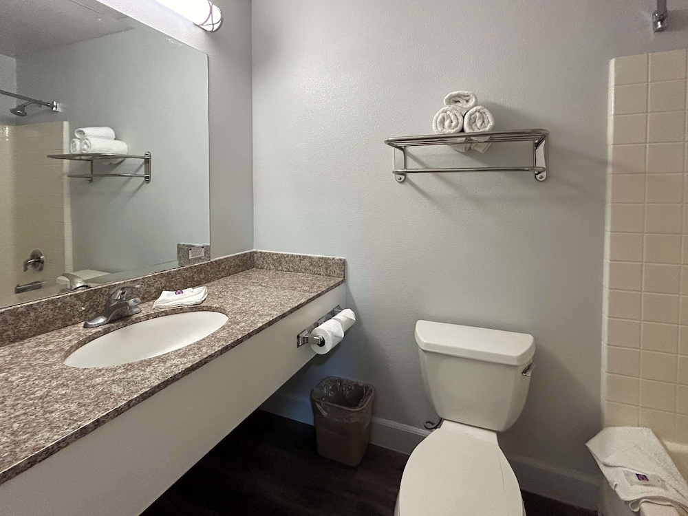 Studio 6 Suites Hesperia CA West Main Street I 15 - photo 11