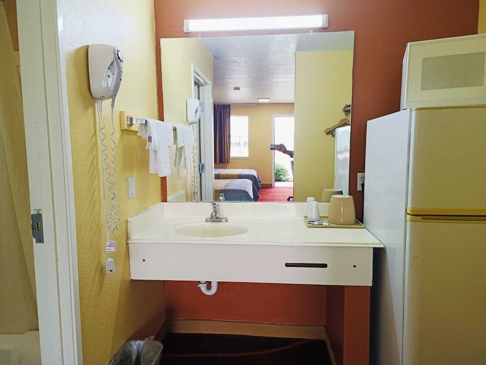 Heights Inn - photo 33