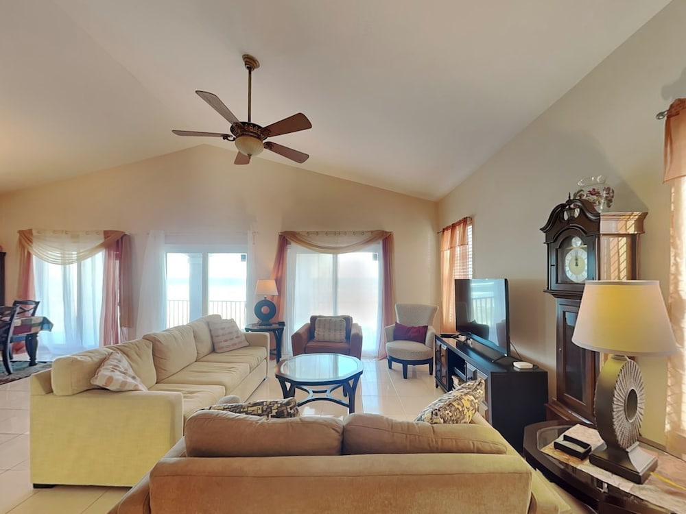 Wave Runner — 4-Star Luxury Hotel in Flagler Beach, United States