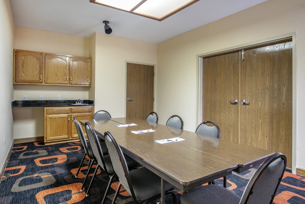 Quality Inn Rogersville - photo 20
