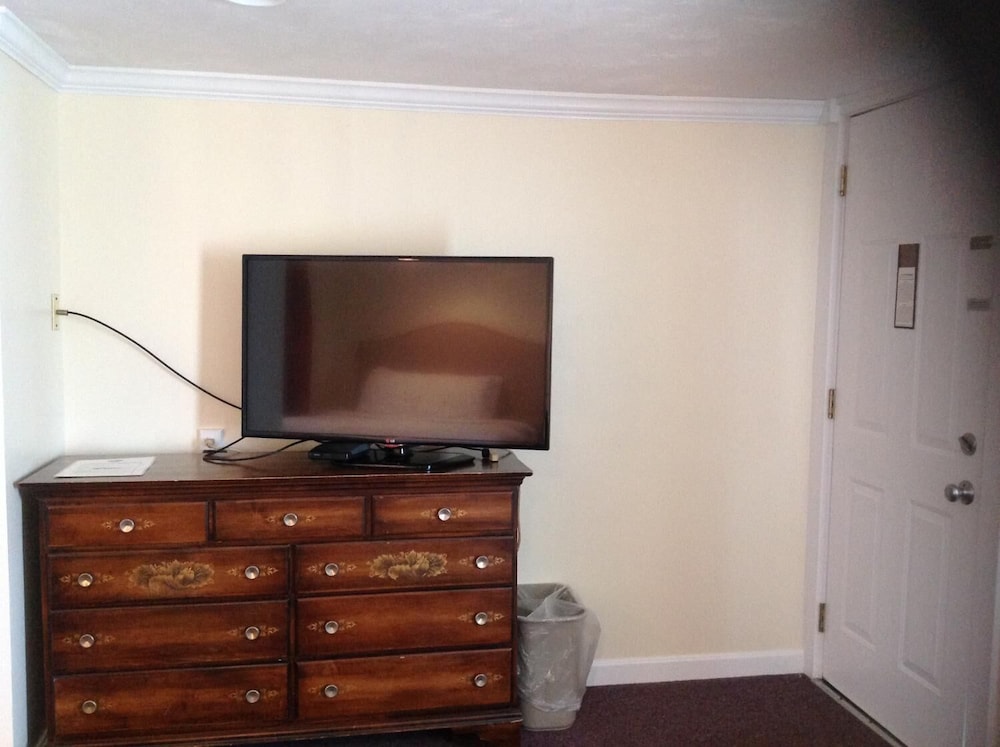 The Tides Motel - photo 8