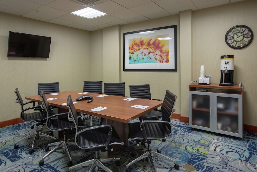 Hampton Inn & Suites Knoxville Downtown - photo 26