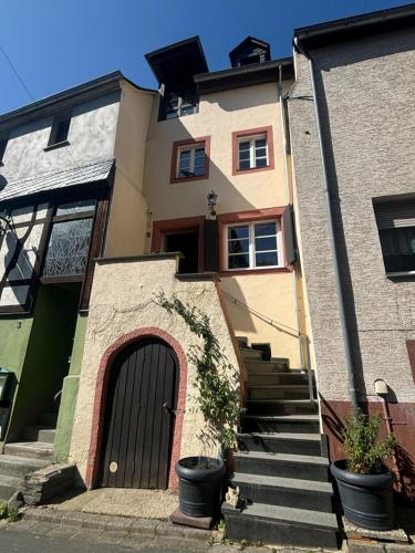 Fuchsbau - carbon neutral hotel in Lieser