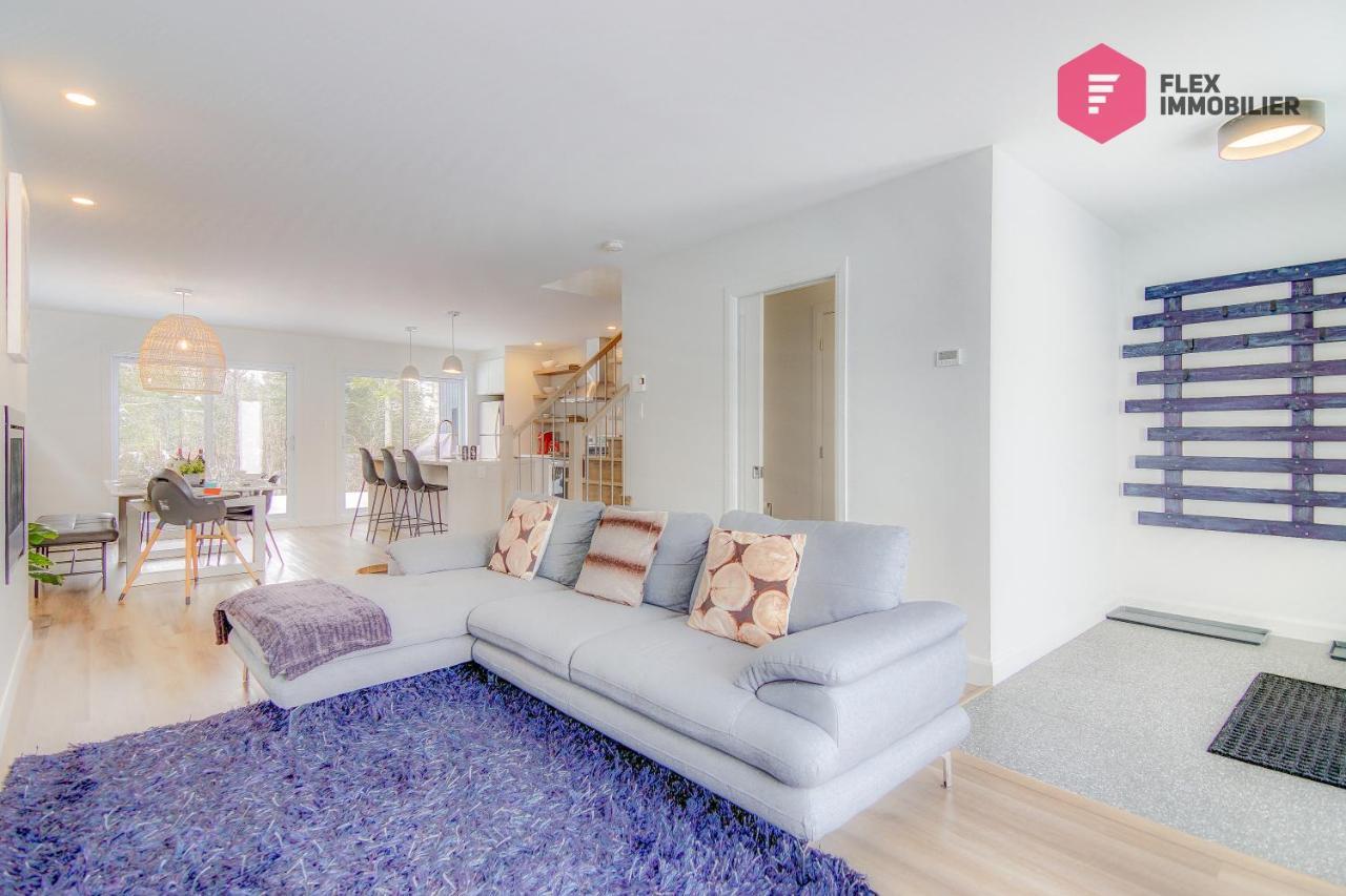 Le Harfang de Portneuf Hot tub Pool Sauna Billiards Trails in Pont Rouge, Canada