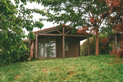 Lacs 3p 6 Pers in Monclar De Quercy — hotel in Monclar-De-Quercy