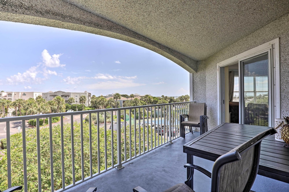St Augustine Condo w Pool Access Walk to Beach — 4-Star Luxury Hotel in Saint Augustine, United States