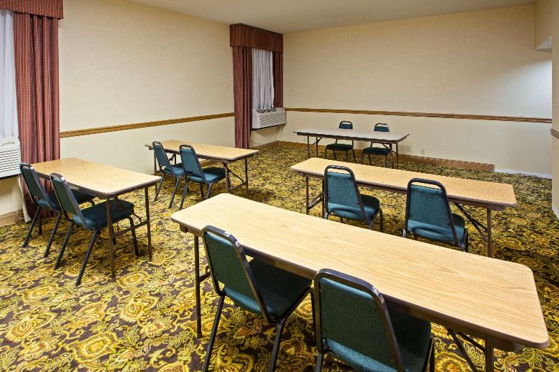 Quality Inn & Suites - photo 49