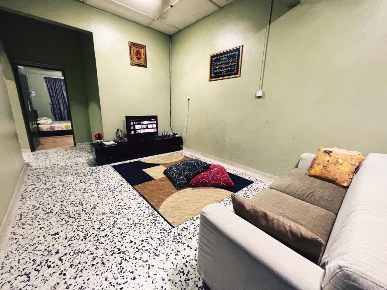 Arni Homestay Geliga — 4-Star Luxury Hotel in Cukai, Malaysia
