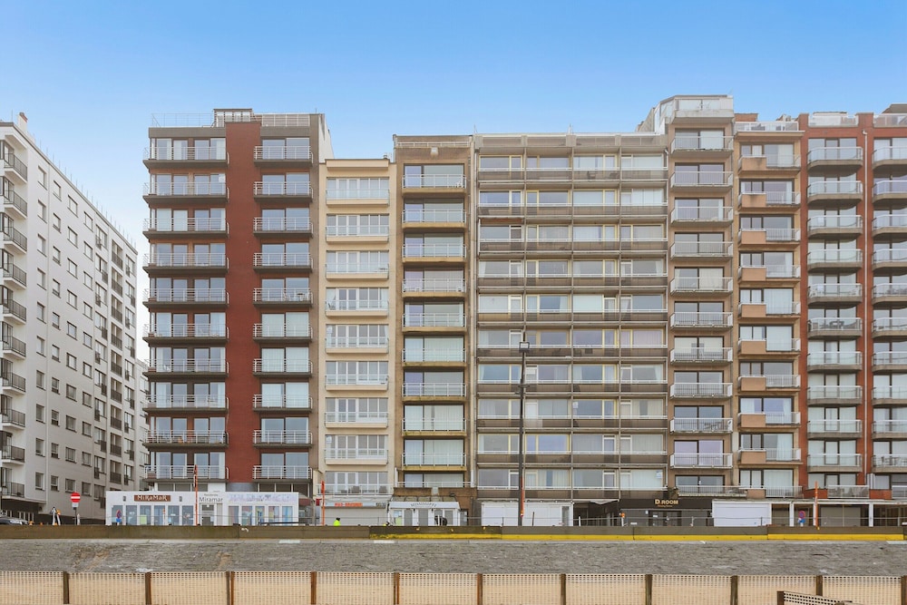 Luxbeach Apartment in Blankenberge — 4-Star Luxury Hotel in Blankenberge, Belgium