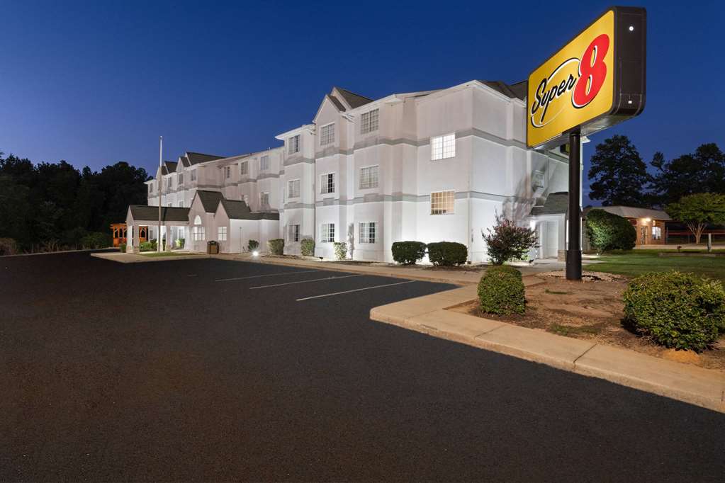 Super 8 by Wyndham Harbison Parkridge Hospital - photo 5