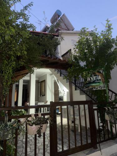 Avra Rooms — Unknown City — photo 2