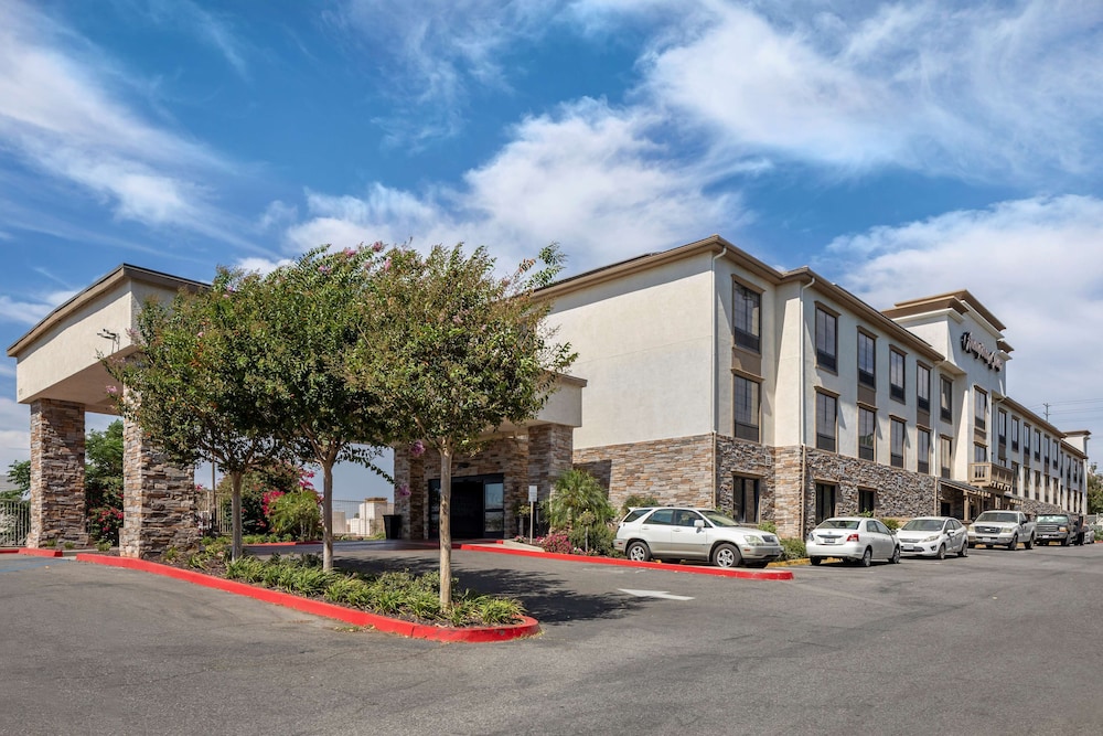 Hampton Inn Norco Corona Eastvale - photo 42