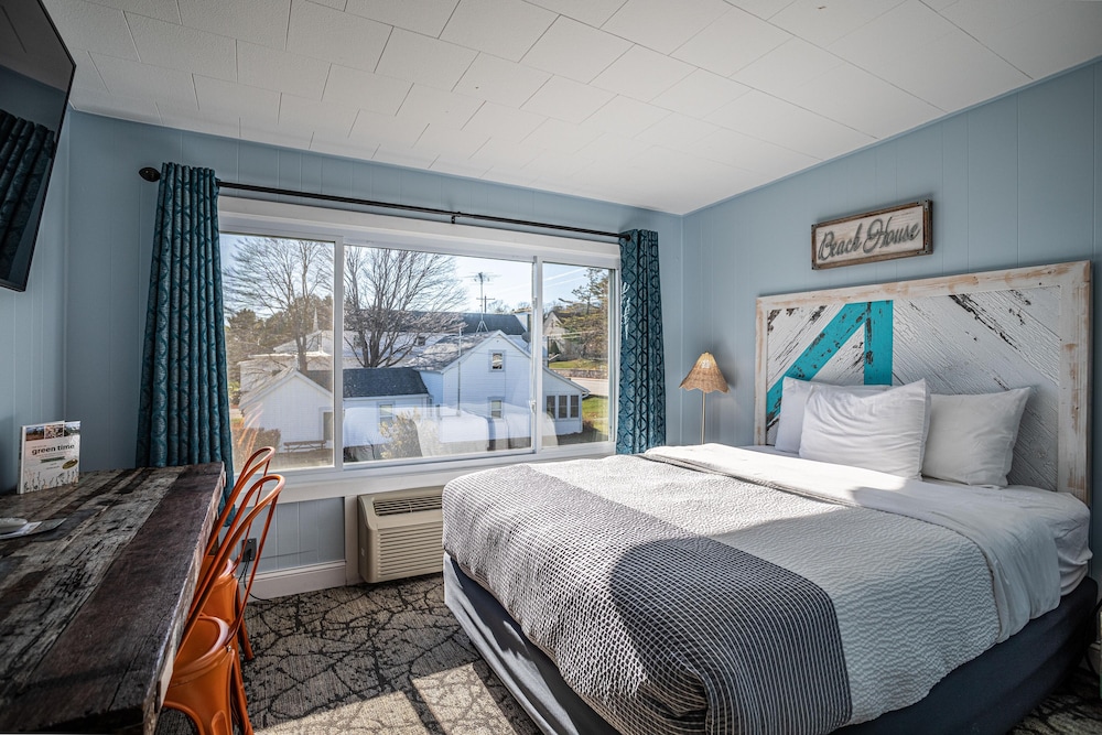 Beachfront Inn - photo 13