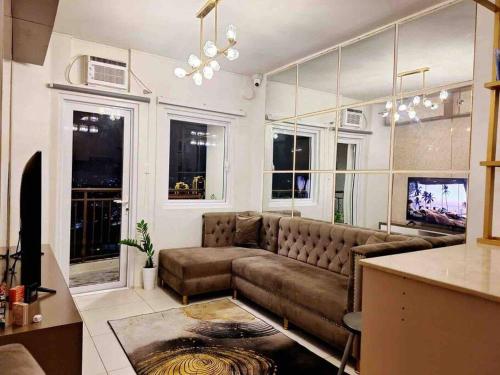 2 Bedroom Condo with Swimming Pool — 4-Star Luxury Hotel in Manila, Philippines