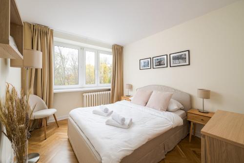 Warszawa Powiśle Spacious Apartment by BookingHost — 4-Star Luxury Hotel in Warsaw, Poland