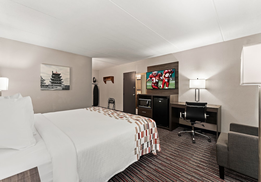 Red Roof Inn Reading - photo 6