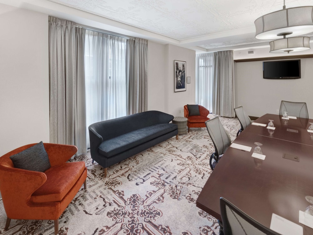 Hilton Garden Inn Milwaukee Downtown - photo 67
