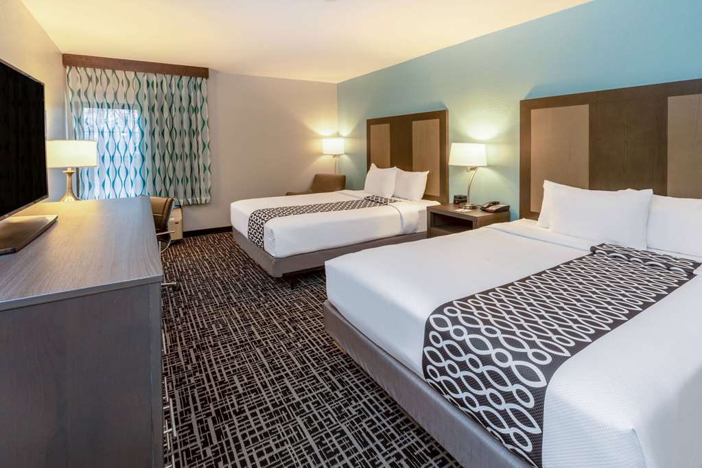 La Quinta Inn and Suites by Wyndham Jonesboro - photo 12