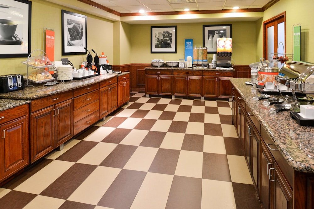 Hampton Inn & Suites Greenville - photo 44