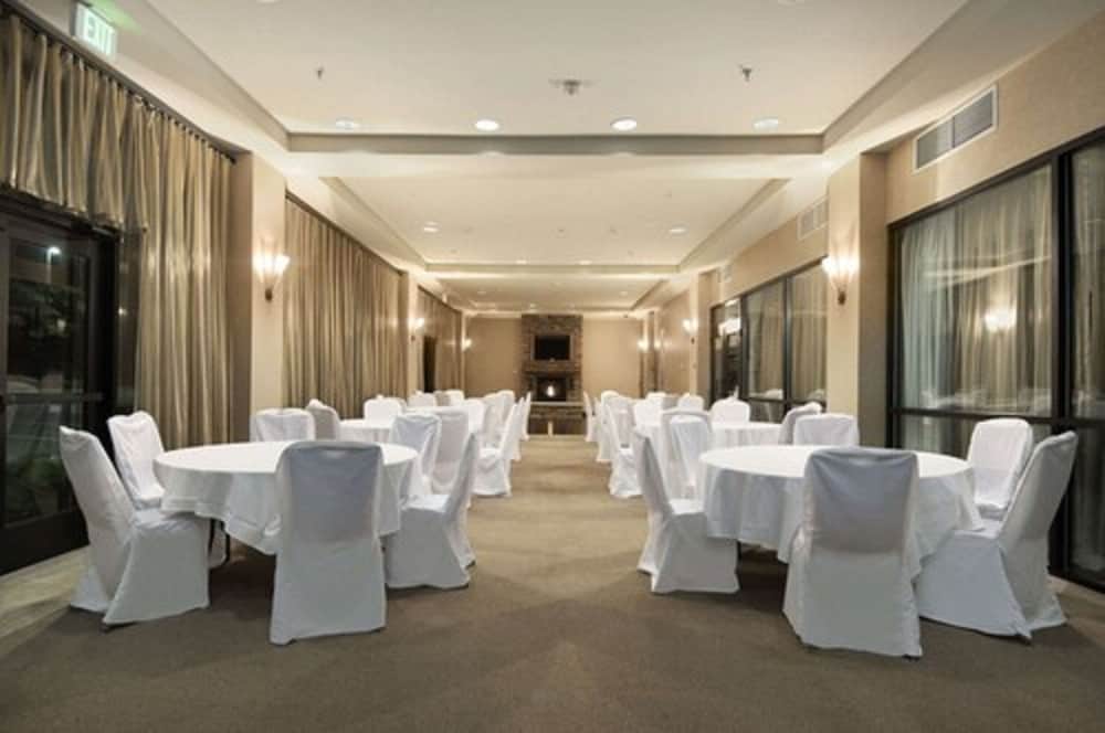 Hampton Inn Jacksonville Anniston Area - photo 60