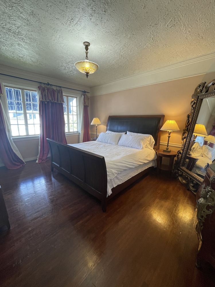 Young Mansion - photo 8