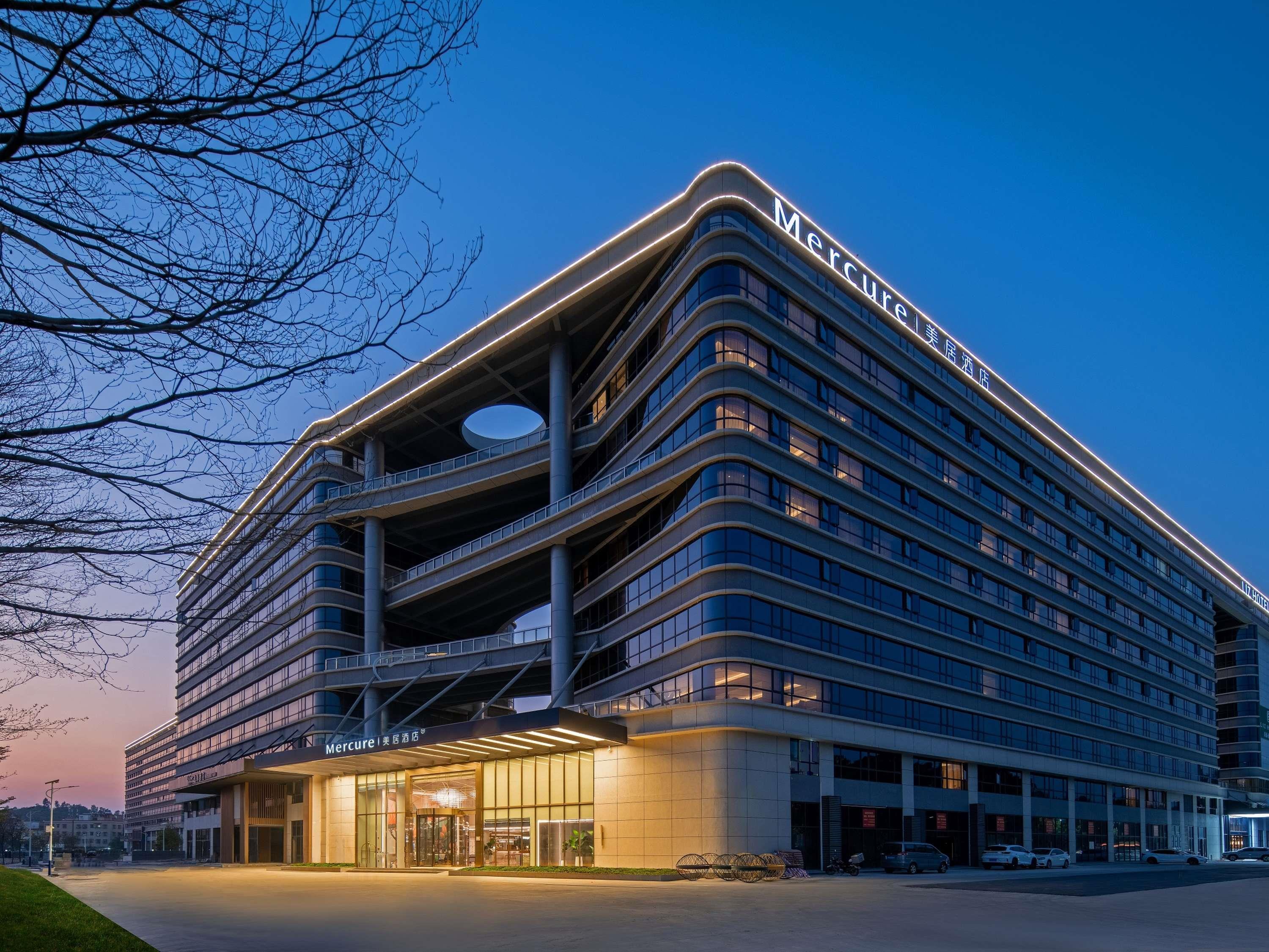 Mercure Guangzhou Baiyun Int'l Airport — 4-Star Luxury Hotel in Guangzhou, People's Republic of China