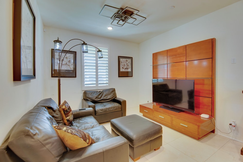 1 Mi To Heritage Lake Park Duplex W Patio 21420066 — Menifee
