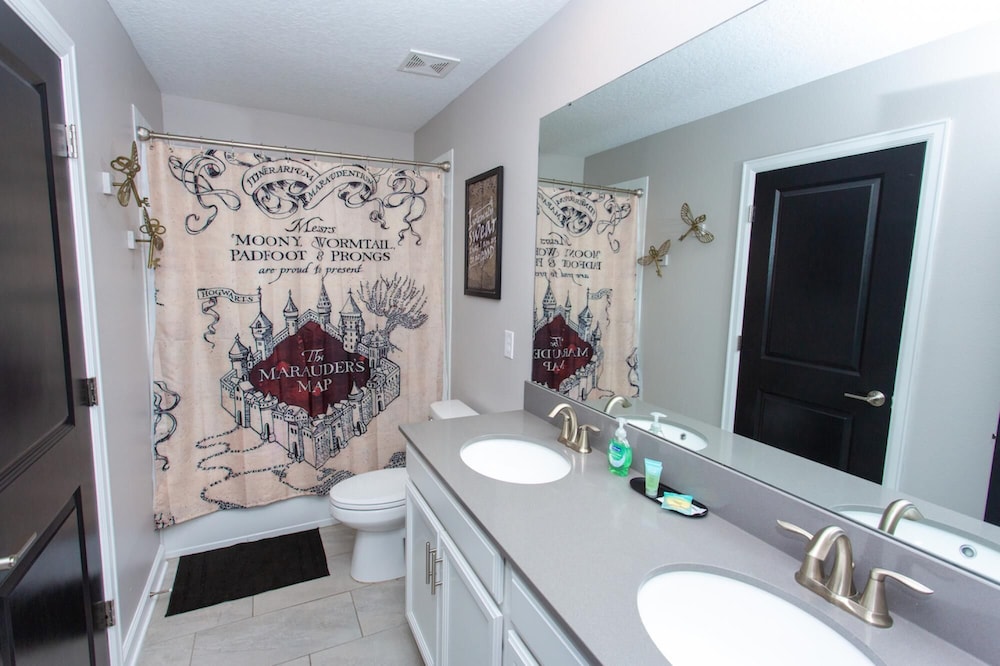 Magical Muggle Mansion Pool & Spa Sleeps 23 - photo 58