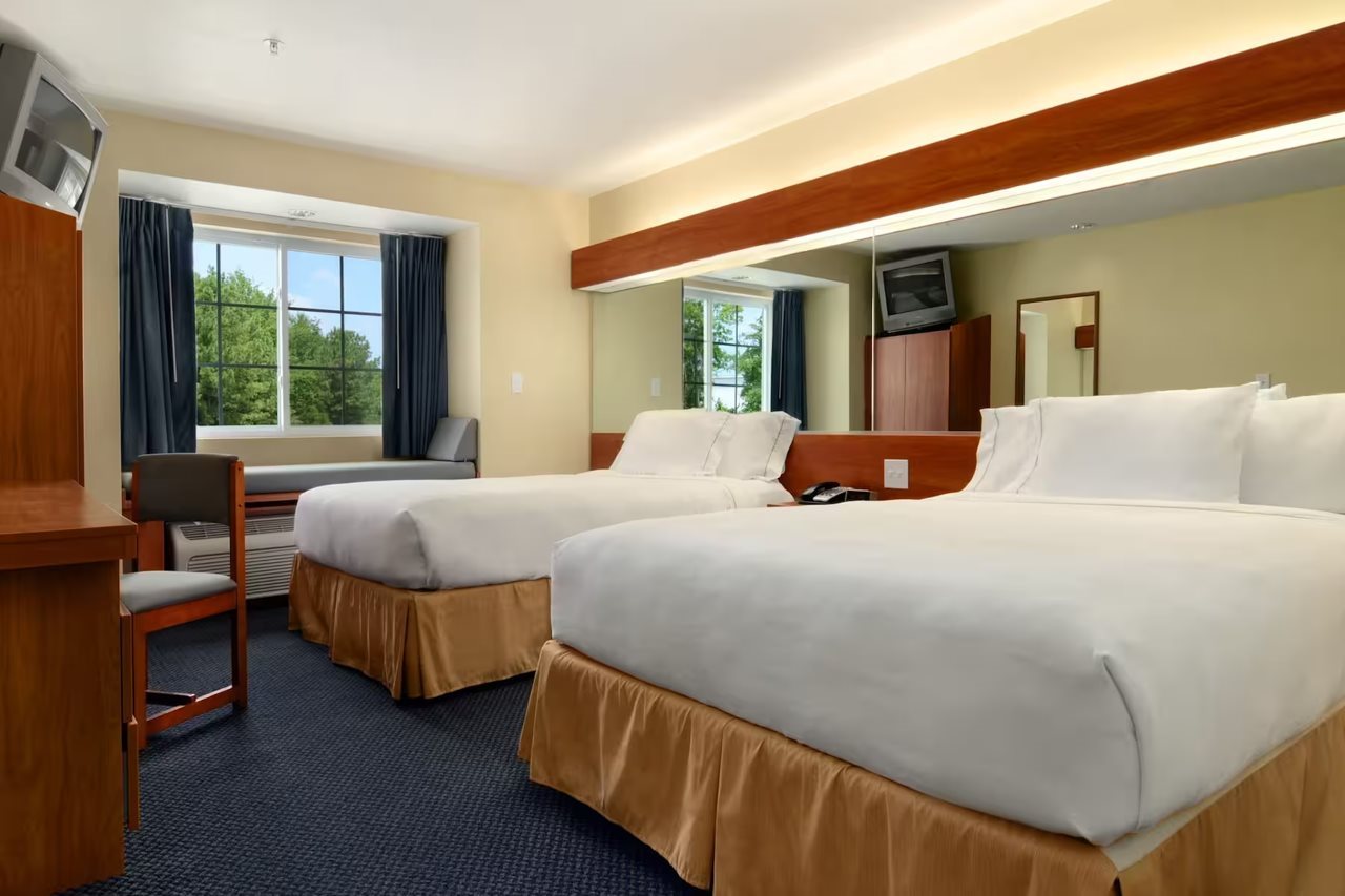 Microtel Inn & Suites by Wyndham Huntsville - photo 13