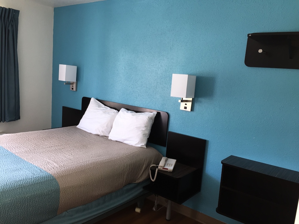 Motel6 Prairie Du Chien WI - photo 12