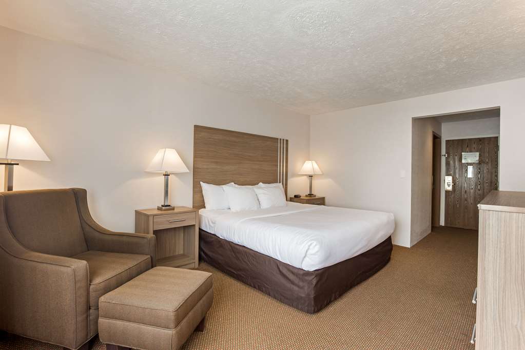 City Express by Marriott Petoskey Harbor Springs - photo 13