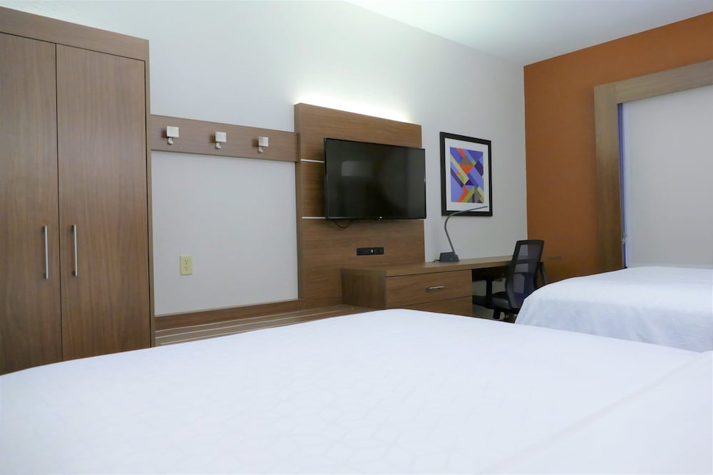 Holiday Inn Express Lebanon by IHG - photo 14