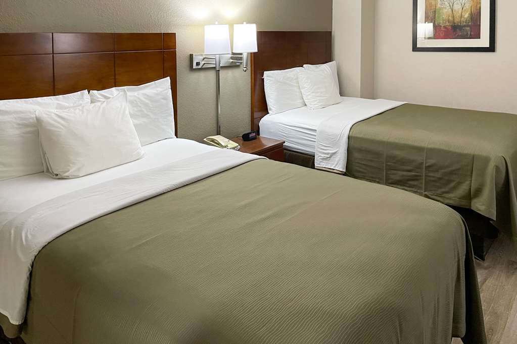 Econo Lodge Cartersville Emerson Lake Point - photo 14