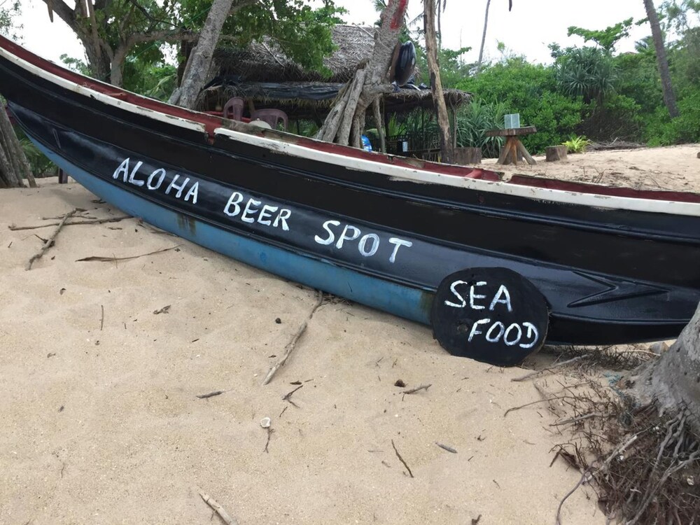 Aloha Beach Resort - last minute hotel in Tangalle