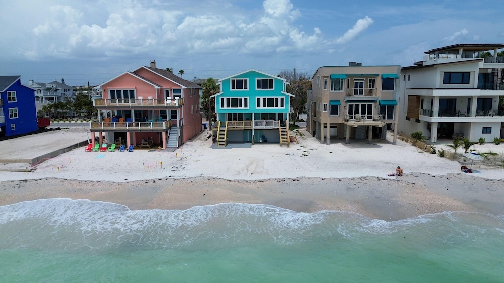 Serenity By The Sea — 4-Star Luxury Hotel in Saint Pete Beach, United States