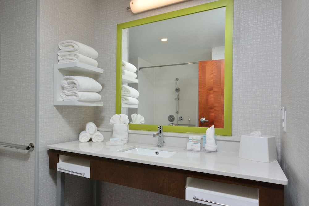 Hampton Inn & Suites by HIlton Charlotte North I 485 - photo 56