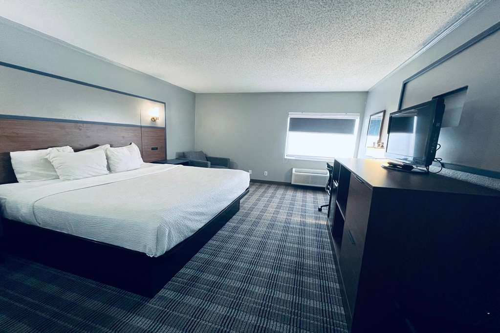 AmericInn by Wyndham Glendale Milwaukee - photo 17