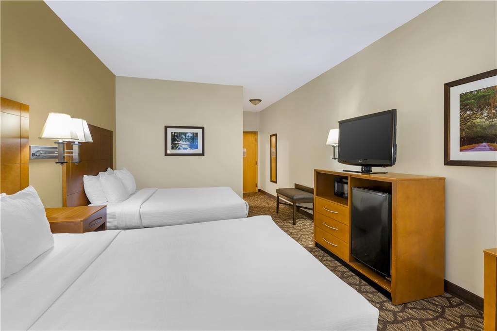 Best Western Plus Richmond Hill Inn - photo 19